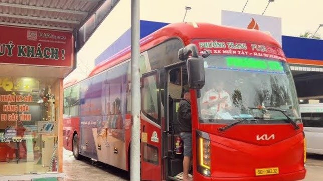 Phuong Trang sleeper bus used for travel between Ho Chi Minh City and the Mekong Delta